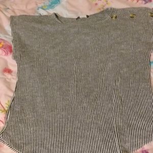 No Sleeved shirt by Gyft